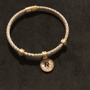 ‘R’ bracelet